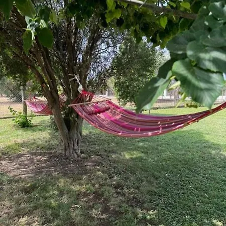 Hétvégi ház Elysian Escapes *