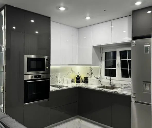 Hétvégi ház Elysian Escapes *